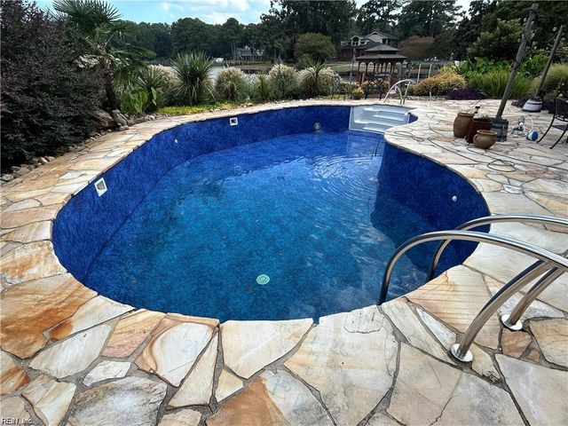 675 Thalia Point RD, Virginia Beach, VA 23452