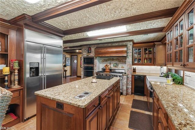 675 Thalia Point RD, Virginia Beach, VA 23452