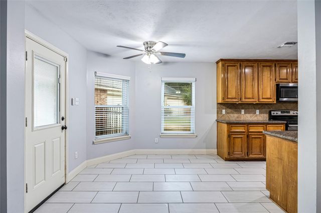 28507 Chateau Springs Court, Spring, TX 77386