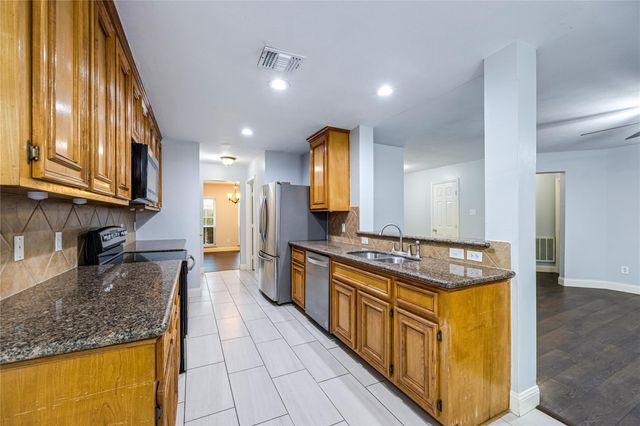 28507 Chateau Springs Court, Spring, TX 77386