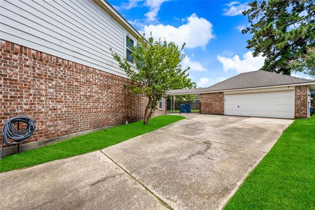 28507 Chateau Springs Court, Spring, TX 77386