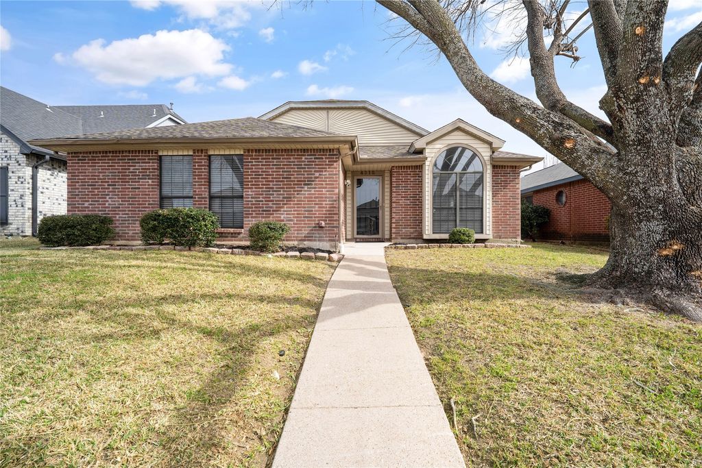 4318 Metronome Drive, Grand Prairie, TX 75052