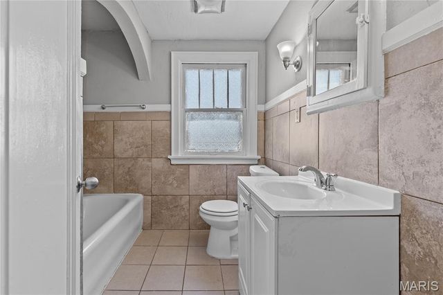 215 Carson Road, Ferguson, MO 63135
