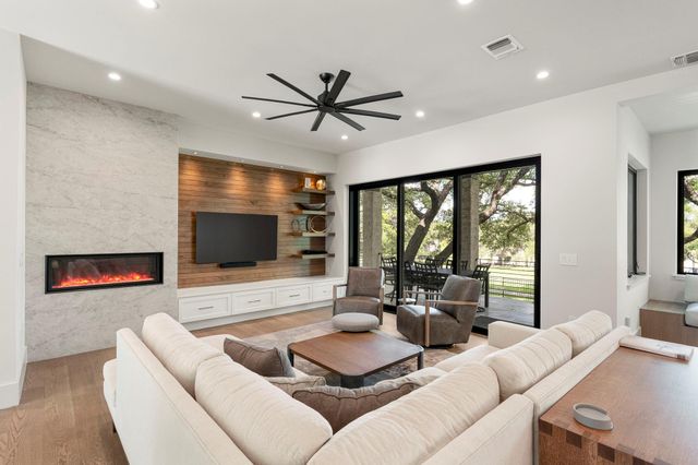 12 Treehaven LN, The Hills, TX 78738