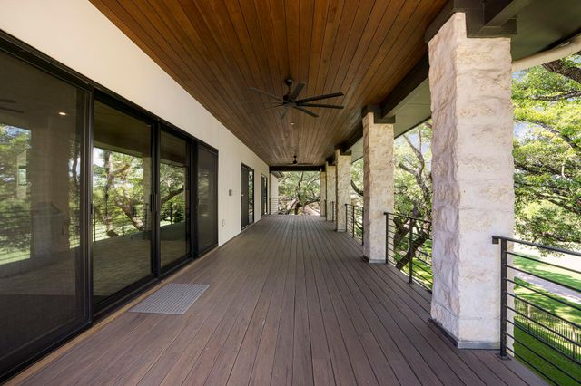 12 Treehaven LN, The Hills, TX 78738