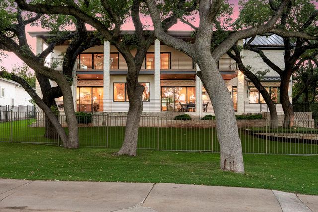 12 Treehaven LN, The Hills, TX 78738