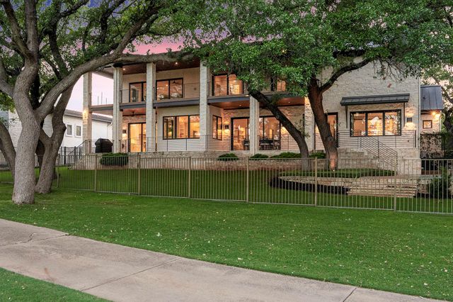 12 Treehaven LN, The Hills, TX 78738