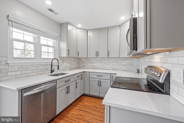 46724 SUMMIT TER, Sterling, VA 20164
