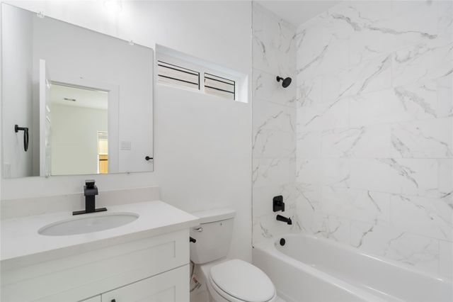 7504 Laura Koppe Road C/D, Houston, TX 77028