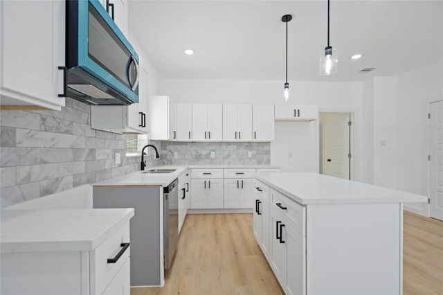 7504 Laura Koppe Road C/D, Houston, TX 77028