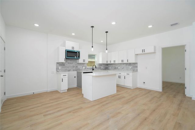 7504 Laura Koppe Road C/D, Houston, TX 77028