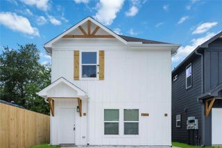 7504 Laura Koppe Road C/D, Houston, TX 77028