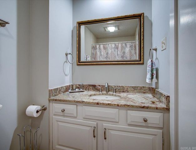 160 Long Island Bay Apt 48, Hot Springs, AR 71913