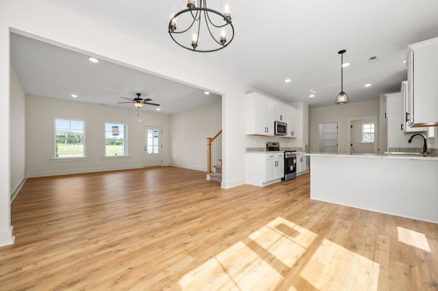 631 Vrabel Rd, Murfreesboro, TN 37130