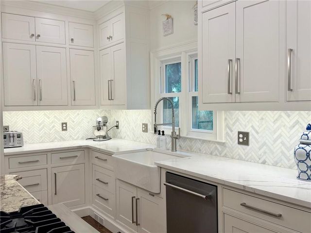 1402 Downington View NW, Acworth, GA 30101