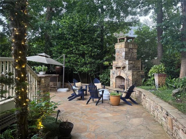 1402 Downington View NW, Acworth, GA 30101