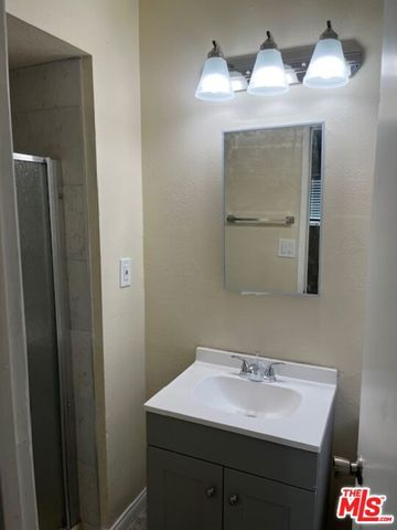 1909 Albany St, Delano, CA 93215