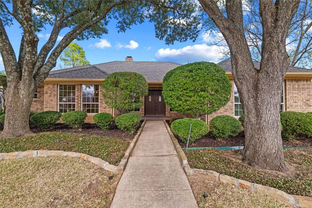1216 Saint Andrews Drive, Mansfield, TX 76063
