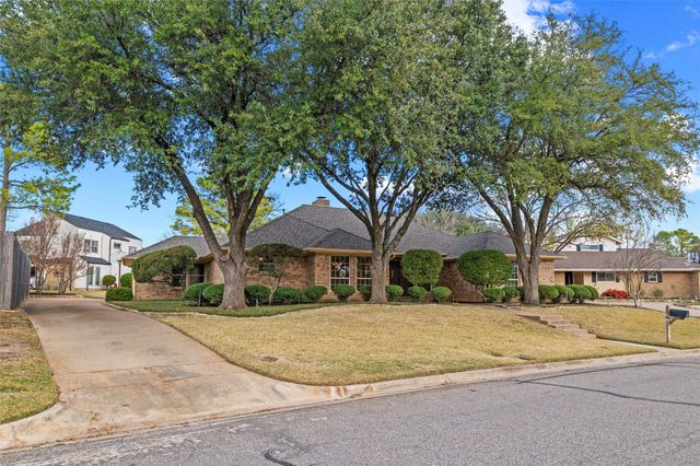 1216 Saint Andrews Drive, Mansfield, TX 76063