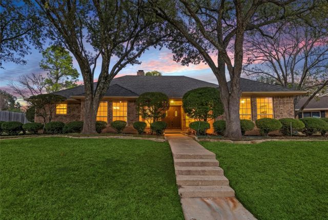 1216 Saint Andrews Drive, Mansfield, TX 76063