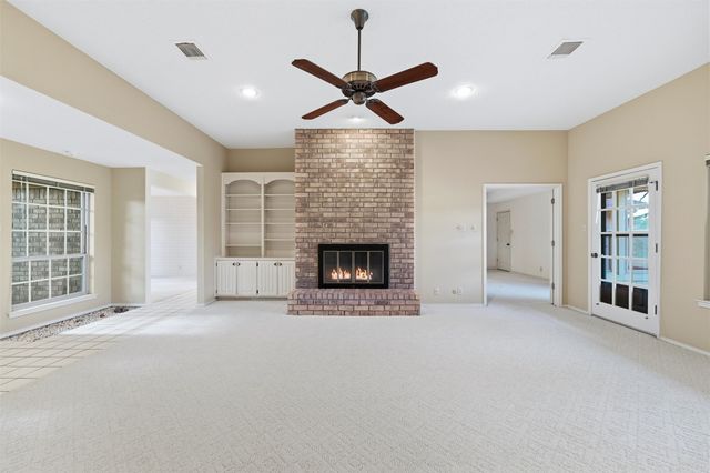 1216 Saint Andrews Drive, Mansfield, TX 76063