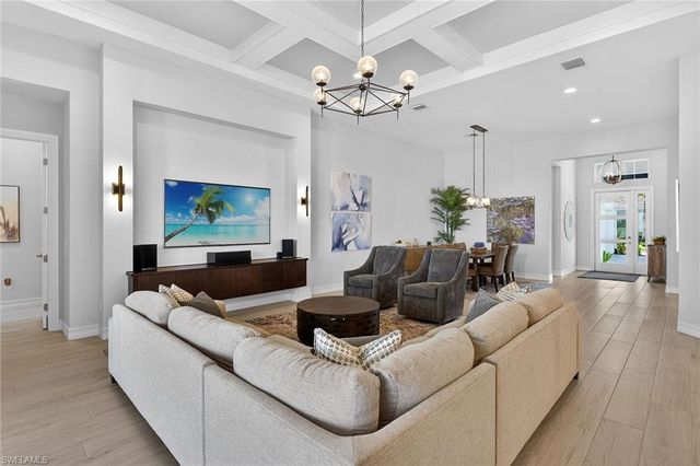 3169 Capistrano LN, Naples, FL 34114