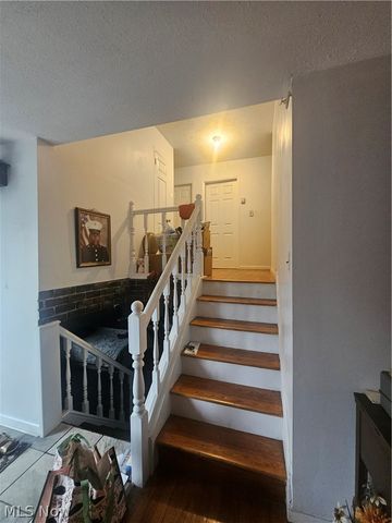 3750 Maplecrest Road, Woodmere, OH 44122