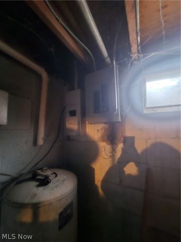 3750 Maplecrest Road, Woodmere, OH 44122