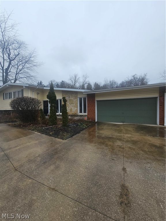 3750 Maplecrest Road, Woodmere, OH 44122