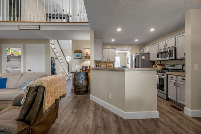 395 Colony Drive, Versailles, KY 40383