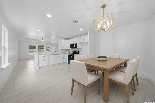 1096 DEER VALLEY PASS, Spring Branch, TX 78070