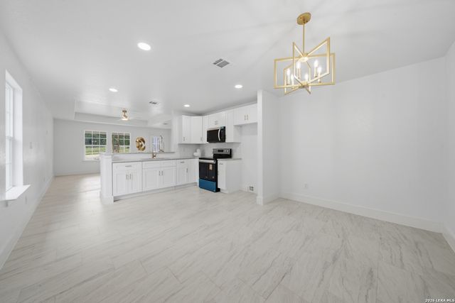 1096 DEER VALLEY PASS, Spring Branch, TX 78070