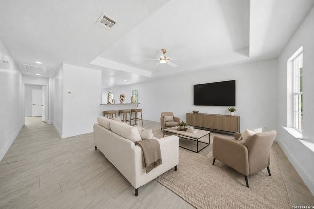1096 DEER VALLEY PASS, Spring Branch, TX 78070