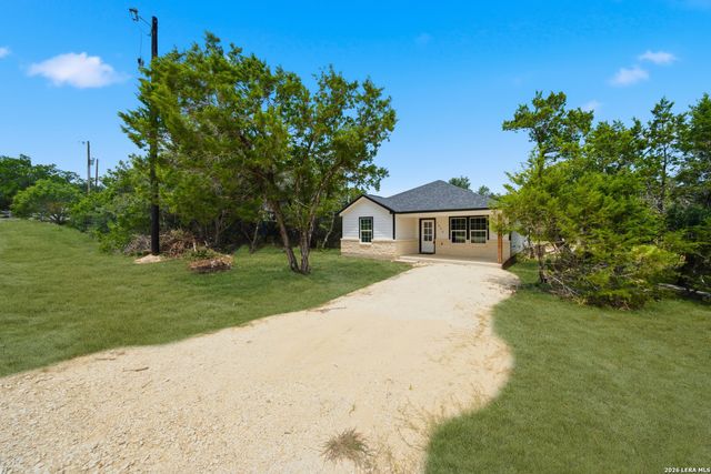 1096 DEER VALLEY PASS, Spring Branch, TX 78070