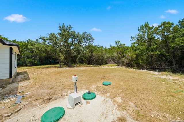 1096 DEER VALLEY PASS, Spring Branch, TX 78070
