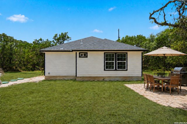 1096 DEER VALLEY PASS, Spring Branch, TX 78070