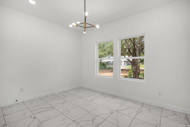 15242 Oak St, Lytle, TX 78052