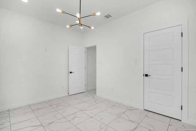 15242 Oak St, Lytle, TX 78052