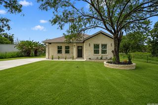 15242 Oak St, Lytle, TX 78052