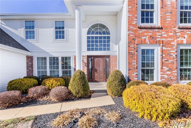 752 Charleston Oaks Drive, Ballwin, MO 63021