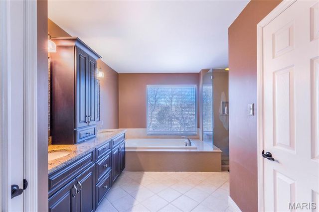 752 Charleston Oaks Drive, Ballwin, MO 63021