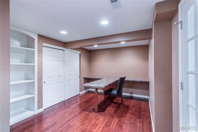 752 Charleston Oaks Drive, Ballwin, MO 63021