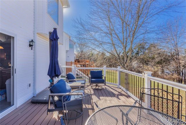 752 Charleston Oaks Drive, Ballwin, MO 63021