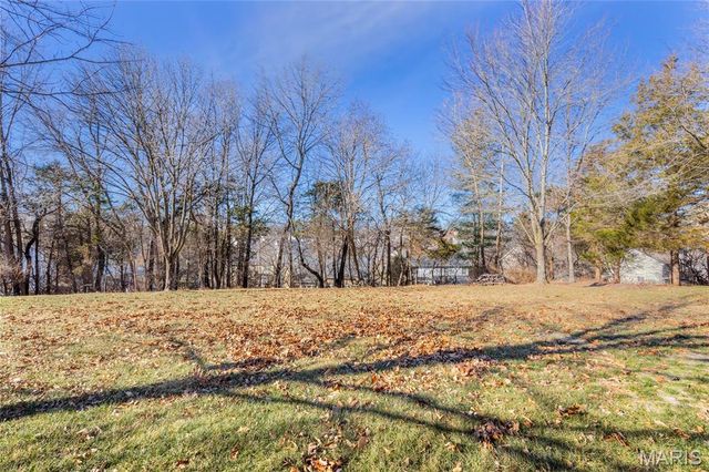 752 Charleston Oaks Drive, Ballwin, MO 63021