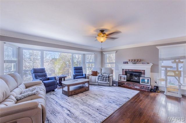 752 Charleston Oaks Drive, Ballwin, MO 63021