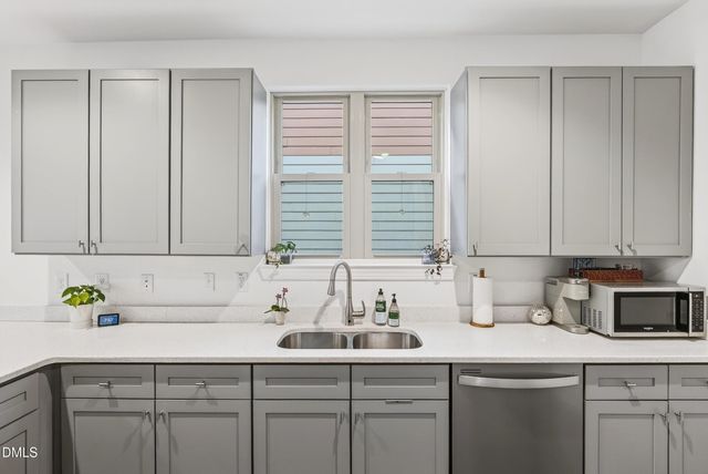 927 E Ramseur Street, Durham, NC 27701