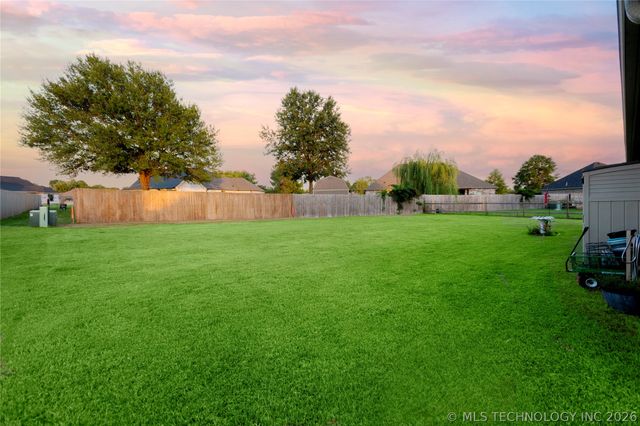 509 Kimberly Drive, Checotah, OK 74426