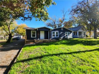 521 Willow Avenue, New Braunfels, TX 78130