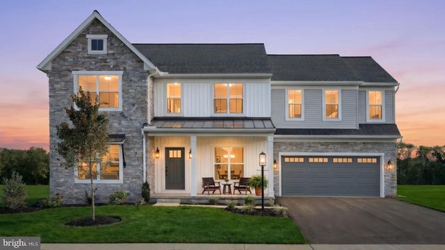 2231 S AUTUMN CHASE DR, Mechanicsburg, PA 17055