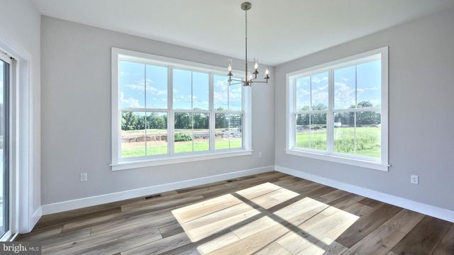 2231 S AUTUMN CHASE DR, Mechanicsburg, PA 17055